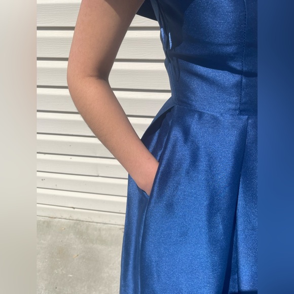 Blue prom dress - Picture 3 of 5